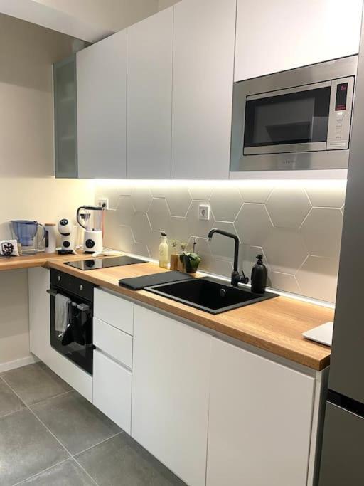 New Luxury Furnished Apartment - Beach, Varna Center & Fast Wi-Fi Exterior foto